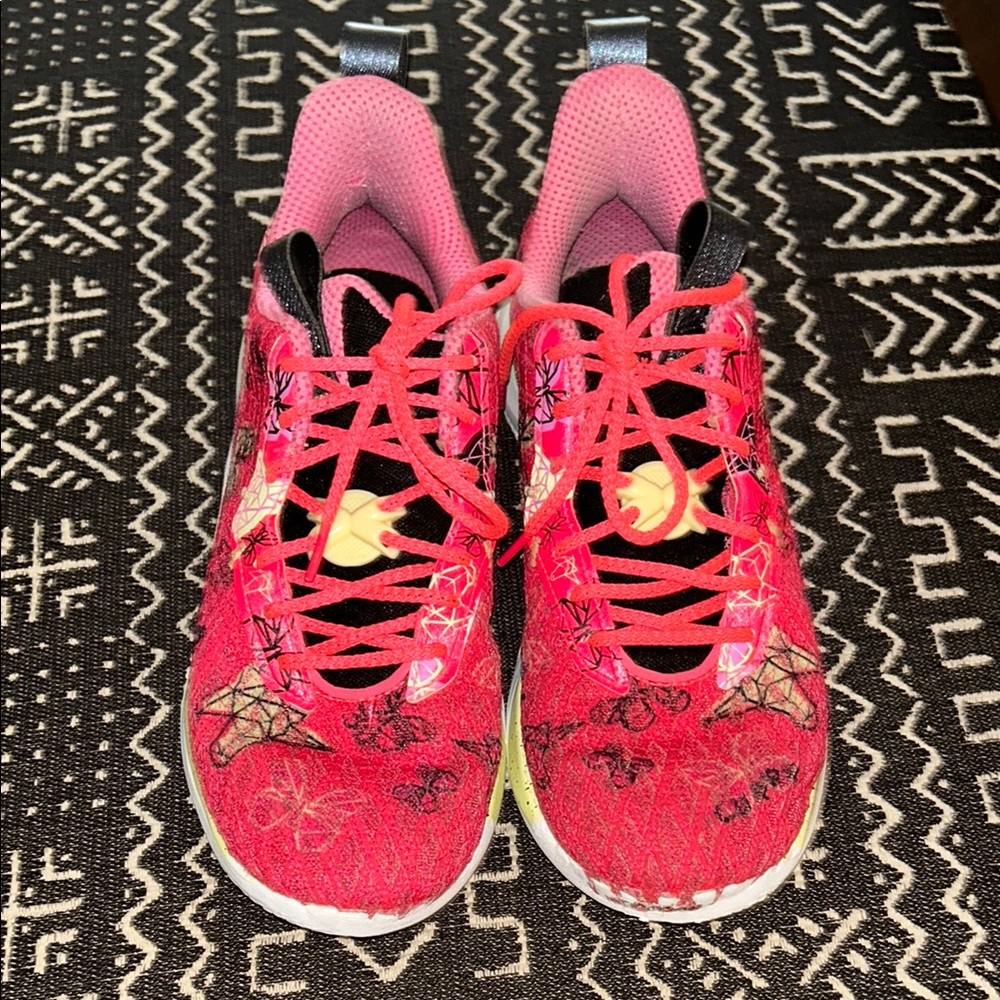 Men's Athletic Shoes - Red